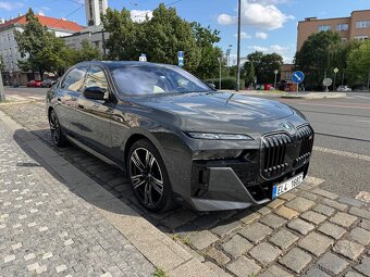 BMW M760e xDrive I.majitel CZ v záruce od výrobce - 2