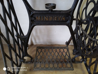 ŠIJACÍ STROJ MINERVA - 2