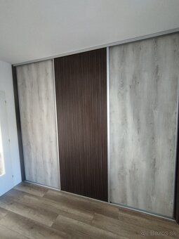 Vstavaná  skriňa - 2