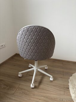 Stolička na kolieskach - 2