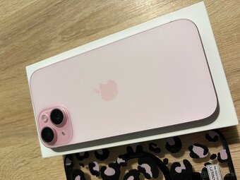 iPhone 15 128 GB ružový - 2