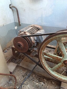 KOMPRESOR MEZ MOHELNICE NA 380V - 2