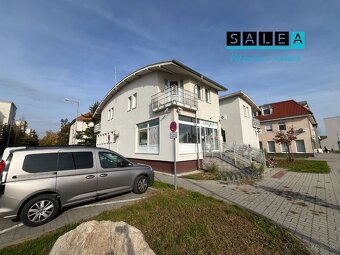 Polyfunkčná budova Pezinok Lekáreň, kancelárie, 4 byty Výť - 2
