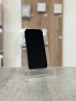 Apple iPhone 16 Pro 256GB Black Titanium - 2