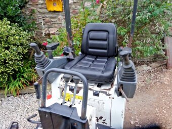Bobcat EIO8-BZ - 2