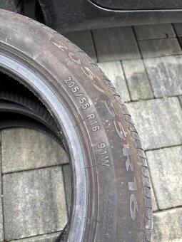 Predám 2ks letné pneu Pirelli 205/55R16 - 2