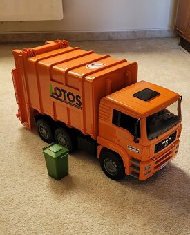 Smetiarske auto Bruder Man Lotos TGA - 2