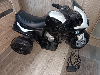 Elektrická trojkolka BMW - 2