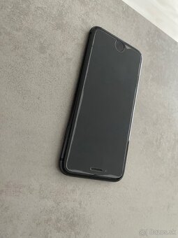 iPhone 8 64GB - 2