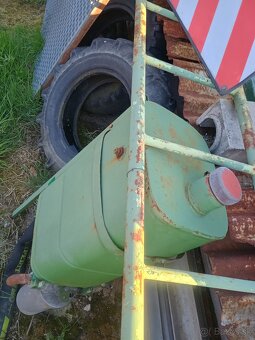 Hydraulická nádrž - 2