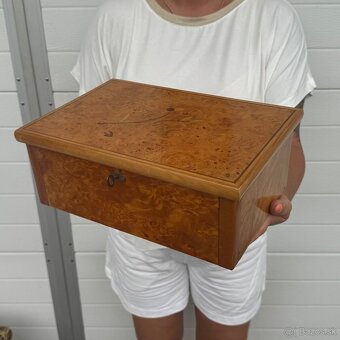 Starožitná velká šperkovnice – truhla s klíčkem - 2