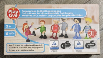 Drevený nábytok a postavičky - 2