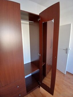 Zachovana skrina - 2