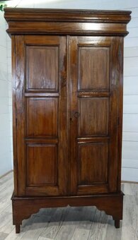 Skriňa starožitná – teaková ( 256 ). - 2