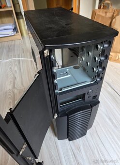 Thermaltake Xaser II retro skrina - 2
