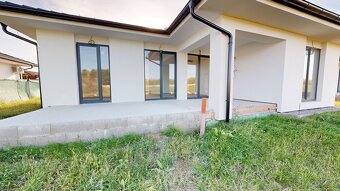NOVOSTAVBY NOVÉ ZÁMKY - Pekné 4.izb.rodinné domy typu bungal - 2