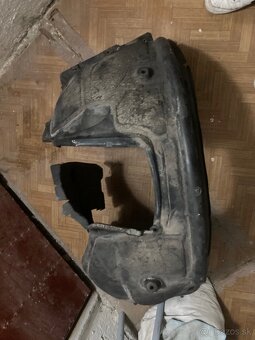 BMW e60 podblatnik - 2