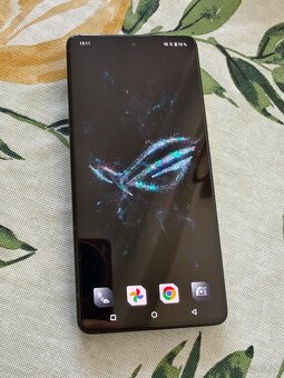 Asus rog phone 9 , 12/512 gb 680€ - 2