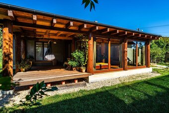 NOVÁČANY-zrekonštruovaný dom, 3xizba, pozemok 659 m2 - 2