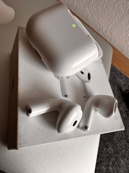 Apple AirPods 4 - 2