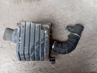 Držiaki na vzduchový filter Opel Vectra b - 2