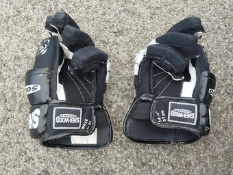 Hokejové rukavice - 2