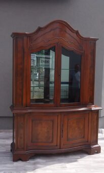 Vitrína rustikálna. - 2