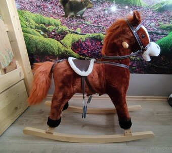 Hojdací kôň interaktívny - 2