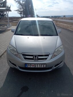 Predam Hondu Fr-v 1.7 - 2