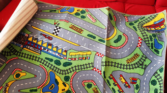 Predám detský koberec zachovalý. - 2