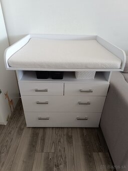Prebaľovací pultík s komodou - 2
