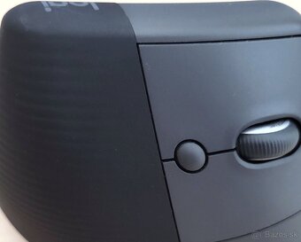Predam mys Logitech Lift Vertical Ergonomic Mouse Graphite - 2
