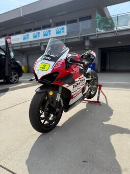 Ducati Panigale V4 - 2