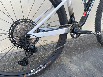 Canyon Lux WC CF6 - nový rám - 2