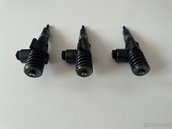 Vstrekovacia tryska 2.0 TDi 103kw BKD AZV vw škoda Audi - 2
