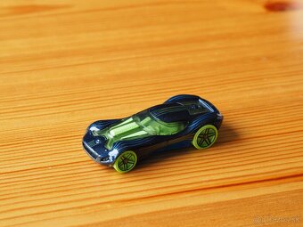 Staršie Hot wheels (cca 15-20 rokov) - 2