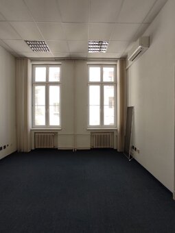 Kancelárske priestory v historickej budove centre Bratislavy - 2