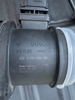 Váha vzduchu Volvo XC90 2.4D OEM 31331525 Bosch 0281 006 184 - 2