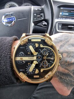 Neposkodene originalne hodinky DIESEL MASIVVE - 2