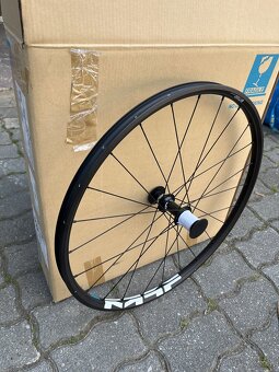 Predám SHIMANO Koleso MT500 MTB 27,5 zadné - 2
