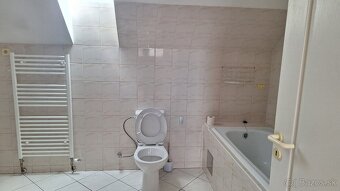 Predaj priestranného rodinného domu v Ružinove_BA II - 2