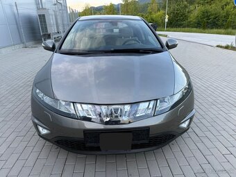 Honda Civic 1.8 Benzín Automat - 2