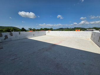 Moderný 5-izb. dom s garážou, 160m2, tichá lokalita, Svinica - 2