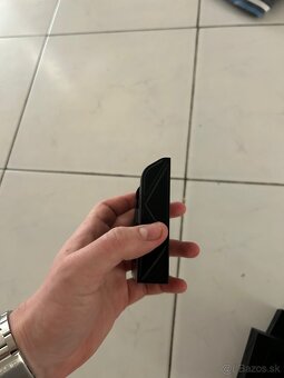 Držiaky na Dewatl batérie - 18V a Flexvolt 54/18V - 2