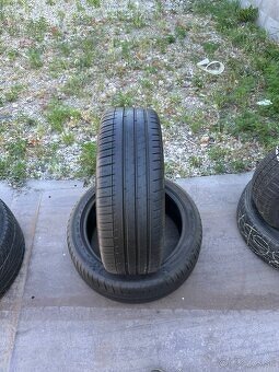 195/60 R15 - 2