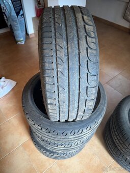 Letné pneu 205/40 r17 - 2
