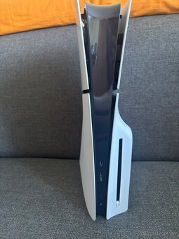 Predám PlayStation 5 Slim (s mechanikou) + ovládač + hra - 2