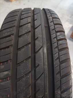 215/60 R16 nová - 2