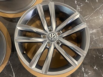 original kolesa r18 Dartford 5x112 vw passat - 2