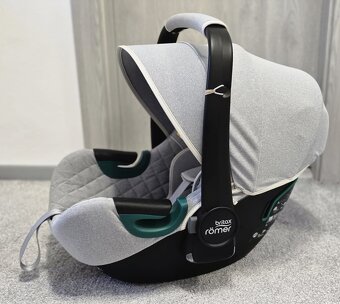 Britax Römer Baby-Safe 3 i-Sense so základňou + Dualfix - 2